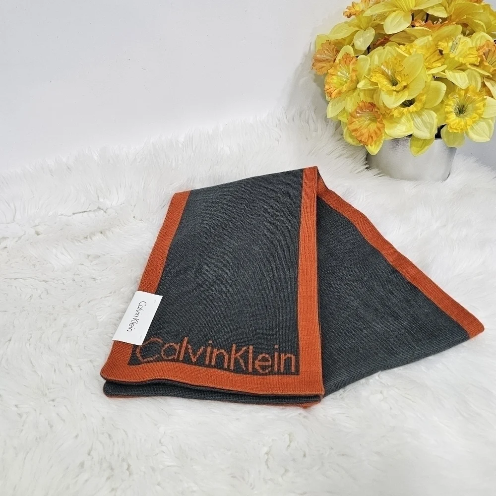 Calvin Klein unisex gray and orange Gryora scarf new